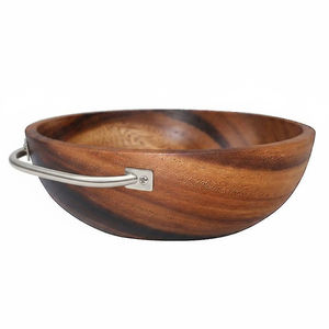 Atractivos tazones de madera natural para servir alimentos con detalles metálicos, forma redonda, para frutas y ensaladas, para decoración de la mesa de comedor de la cocina. - Product Image 1