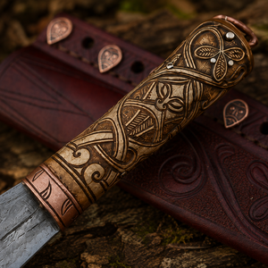 Cuchillo Curvo Estilo Vikingo Hecho a Mano con Hoja de Acero al Carbono, Mango Grabado y Funda de Cuero - Product Image 2