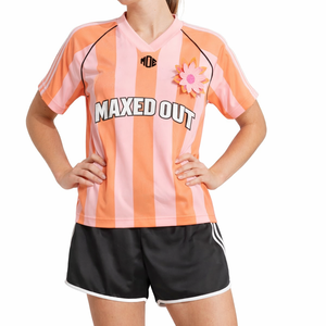 Maillot de football américain court à rayures et col en V pour femme, style streetwear Y2K, uniforme d'équipe personnalisé, fournisseur OEM de vêtements de sport, commandes en gros - Product Image 6