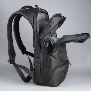 Mochila de nueva llegada con un estilo moderno y elegante, correas de hombro ajustables y un interior espacioso. - Product Image 5