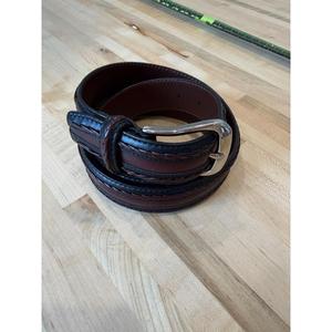 Cinturón de cuero genuino color marrón con hebilla de latón, impresión de logotipo de marca personalizada, diseño sólido y duradero, cinturones formales para hombre - Product Image 5