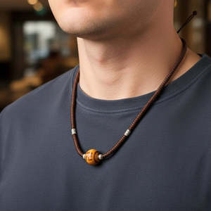 Collar con Colgante de Cristal Natural Swastik Dzi de 1 Pulgada con Cuerda de Cuero Ajustable para Hombres y Niños - Product Image 6