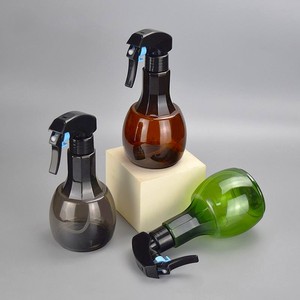 Professional 400ml Eco-Friendly Plastic Fine Mist Spray Bottle – Refillable Barber Hair Salon Water Sprayer for Hair Styling - Product Image 4