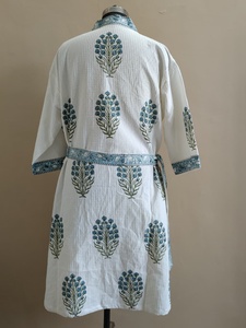 Bata Kimono de Algodón Estampada a Mano con Borde Floral Paisley Azul, Estilo Jaipuri Boho, Ajuste Holgado, para Spa, Hotel, Resort, Venta al por Mayor para Adultos - Product Image 3