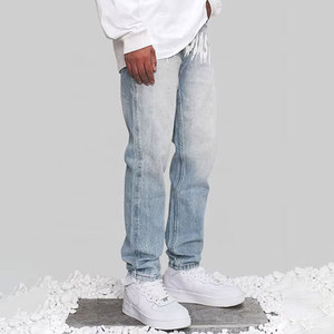 Jean en denim coupe droite pour homme, en coton délavé, style streetwear, taille mi-haute, coupe régulière, avec logo imprimé à l'arrière, collection Printemps - Product Image 5