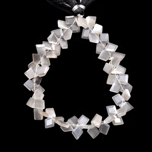 Pierre de lune grise AAA+ 6x8mm-7x10mm, perles facettées en forme de pépite, pierre de lune naturelle, pierre semi-précieuse, perles taillées à facettes, perles roulées pour bijoux - Product Image 4