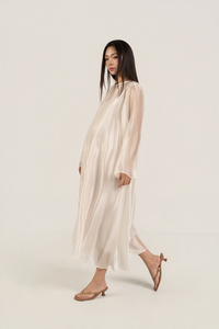 Vestido Midi a Rayas de Seda Voile para Mujer, Cuello Redondo, Manga Regular, Detalle de Botones y Abertura Lateral, Corte Holgado Minimalista - Product Image 4