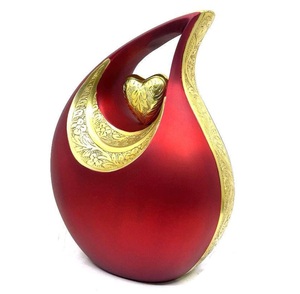 Magnifiques urnes funéraires pour adultes en forme de goutte d'eau avec cœur gravé en rouge, pour cendres funéraires, 200 pouces cubes, écologiques et durables - Product Image 2