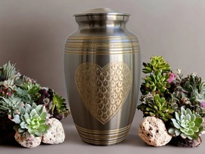 Urne funéraire en métal rose Arbre de Vie avec motif de racine botanique, finition mate douce, récipient commémoratif pour cendres, objet de souvenir - Product Image 5