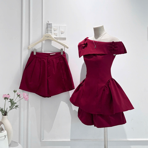 Vestidos Mini Casuales de Alta Gama Personalizados, Tejidos, con Hombros Descubiertos, Cintura Ajustada, Color Sólido, Estilo Elegante y Lujoso para Mujer - Product Image 1