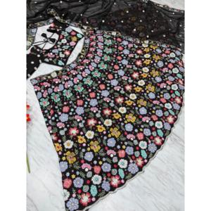 Ensembles de vêtements pour femmes de créateurs Lehenga Choli avec de magnifiques broderies multi-fils - Product Image 5