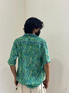 เสื้อเชิ้ตผู้ชายสีเขียวลายพิมพ์เพสลีย์ ผ้าฝ้ายลำลอง แขนยาว ปกคอปก ผ้าป๊อปลินทอระบายอากาศสำหรับฤดูร้อน - Product Image 5