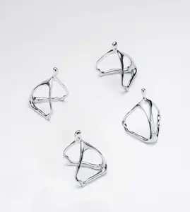 Anneau de serviette en métal de luxe fait main, choix tendance mondial, anneau de serviette en métal fait main par Zahid Exports en Inde - Product Image 1