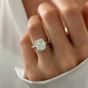 Bague en diamant de laboratoire allongé de 5 carats, or blanc 14 carats, halo caché inspiré de la nature, bague de fiançailles, certifiée IGI - Product Image 6