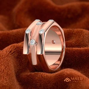 Anillo de Moissanita Redondo con Cinco Piedras, Banda Abierta, Oro Rosa, Joyería Fina, Anillo de Boda para Mujer, Brooklyn Luxury Premium Elite Finis - Product Image 2