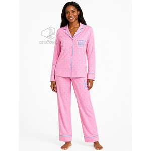 Ensemble de pyjama en satin rose à imprimé cœur pour femme Gamma Phi Delta, boutonné sur le devant, manches longues, col cranté, passepoil contrastant - Product Image 5