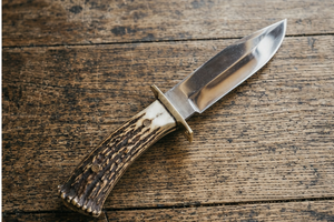 Cuchillo Skinner de Acero D2 Hecho a Mano, Mango de Cuerno, con Funda de Cuero, Acabado Espejo, Cuchillo para Exteriores - Product Image 5