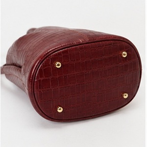 Sac fourre-tout d'épaule de luxe en cuir véritable bordeaux brodé, prêt pour l'hiver, le printemps et toute l'été, idéal pour la plage, pour femmes, vente en gros OEM ODM - Product Image 3