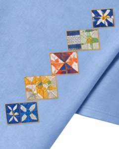 Camiseta de Mujer Azul Cielo Personalizada con Bordado de Patchwork, Cuello Redondo de Algodón Suave, Manga Corta Informal, Top Ligero de Verano - Product Image 5