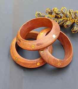 กำไลข้อมืองานฝีมือไม้พรีเมียมจากอินเดียสำหรับผู้หญิงและเด็กผู้หญิง ป้ายติดผนัง - Product Image 6