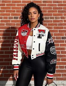 Veste universitaire unisexe rouge, blanc et noir avec patchs brodés, col montant, coupe classique, personnalisable, style vintage, hiver - Product Image 4