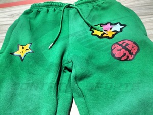 Pantalons vintage effet usé pour femmes, streetwear, avec patch brodé et impression DTG/DTF personnalisée - Product Image 6