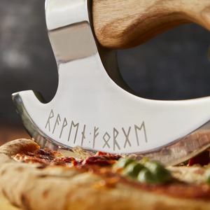 Couteau à pizza Viking fait main en forme d'hache avec étui en cuir, trancheuse en acier carbone, hache de chef Viking, accessoires haut de gamme pour four à pizza - Product Image 2