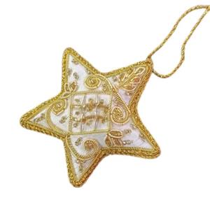 Ornement suspendu personnalisé fait main avec travail Zari en forme d'étoile, décoration festive pour arbre de Noël, fournisseur en gros sur Alibaba - Product Image 2