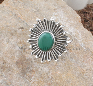 Anillo de Plata de Ley 925 con Malaquita Natural de Corte Ovalado, Anillo de Boda Clásico Hecho a Mano, Anillo con Gema Ovalada de Piedra Verde para Mujer - Product Image 4