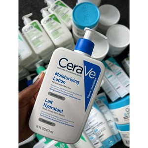 Lotion hydratante quotidienne CeraVe Premium, formule légère hydratante avec technologie de réparation de la barrière cutanée et de maintien de l'hydratation - Product Image 3