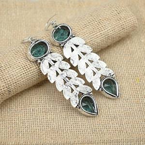 Pendientes de Plata de Ley 925 con Alejandrita, Joyería Hecha a Mano, Regalo de Aniversario - Product Image 3