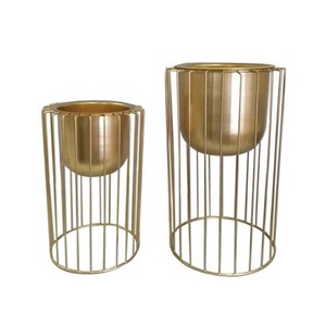 Soporte de Metal Moderno para Macetas con Diseño Minimalista Dorado para Uso en Interiores/Exteriores - Product Image 5