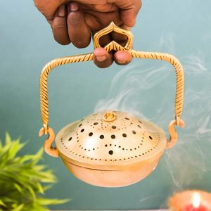 Soporte de incienso de latón con asa para Puja, soporte decorativo de latón para varillas de incienso tradicionales, ideal para el hogar, el templo o como regalo. - Product Image 6