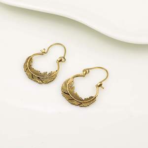 Boucles d'oreilles créoles en laiton, forme squelette, plaqué or antique, style bohème unisexe, bijoux cadeau chrétien - Product Image 3