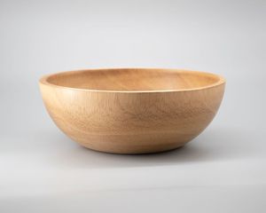 Tazón de madera con acabado natural para servir ensalada, fruta, pan, pasta, bocadillos, plato hecho a mano para la mesa de cocina o comedor. - Product Image 4