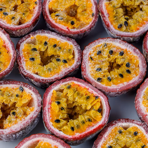 เวียดนาม ผลไม้แช่แข็งคุณภาพพรีเมียม IQF เสาวรสแบบชิ้น แบบก้อน แบบครึ่งลูก แบบทั้งลูก จำหน่ายส่ง - Product Image 1