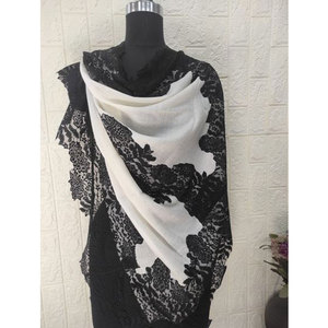 Estola de Lana Fina con Encaje, Chal de Lujo Premium para Mujer, Suave y Cálido, 80% Lana Fina, 20% Seda, Ligero, 70x200 cm - Product Image 4