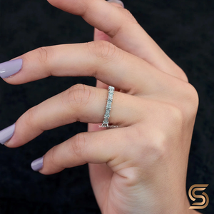 Anillo de banda cruzada de plata 925 con moissanita, anillo de boda de eternidad, regalo de joyería fina ética perfecto para mujeres. - Product Image 2