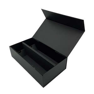 Caja de Regalo para Vino Tinto de Lujo, en Cartón, con Laminado Mate, Grabado en Relieve e Inserto de Esponja - Product Image 3