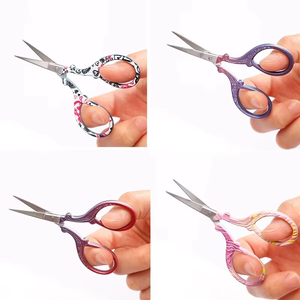 Ciseaux à motifs personnalisés, couleurs vintage sur mesure, en acier inoxydable, ciseaux classiques, vente en gros, ciseaux à broder en vrac - Product Image 6