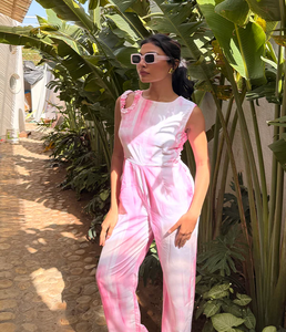 Combinaison rose pour femme avec découpes aux épaules et à la taille latérale, taille haute, coupe ajustée, pantalon large, élégante pour les soirées, les occasions spéciales et le quotidien - Product Image 1