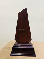 Elegante Trofeo de Madera Personalizable, Duradero y de Alta Calidad, Grabado en Oro, Impresión Tipográfica, Logotipo Personalizado para Empresas