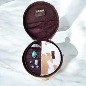 Vintage Cowhide Jewelry Case with Zipper Closure Durable Storage <b>Box</b> for Travel and Home Use - Product Image 3