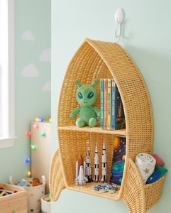 Étagère murale en rotin naturel artisanal en forme de fusée avec 2 compartiments à niveaux pour la chambre d'enfant, la crèche, le rangement à domicile - Product Image 5