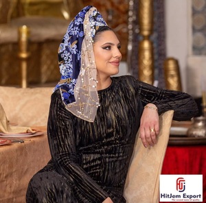 Écharpes carrées en soie de haute qualité, impression numérique personnalisée, tissu léger, accessoires de mode pour femmes, fabricant OEM en gros - Product Image 5