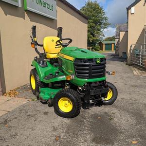 Tondeuse John Deere X940 Premium, livraison rapide, performances professionnelles puissantes, conçue pour les travaux lourds de jardinage domestique. - Product Image 4