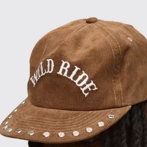 Casquettes en daim à 5 panneaux en coton noir avec logo brodé 3D en relief sous la visière, qualité supérieure de marque, personnalisables, vente en gros - Product Image 3