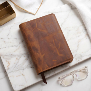 Housse de Bible en cuir pleine fleur rustique personnalisée, faite à la main, gravée sur mesure, cadeau chrétien pour hommes et femmes - Product Image 4