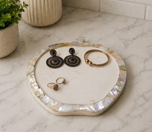 ถาดหินอ่อนทำมือสุดหรู รูปทรงแอปเปิ้ล ขอบประดับมุก สำหรับโชว์เครื่องประดับและตกแต่งบ้าน - Product Image 1