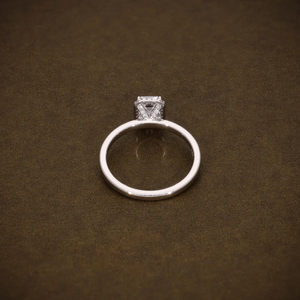 Anillo de Compromiso de Diamante Cultivado en Laboratorio con Corte Esmeralda para Mujer, Certificado IGI, Anillo de Boda de Oro Sólido con Piedra Central, Joyería Fina Elegante - Product Image 5